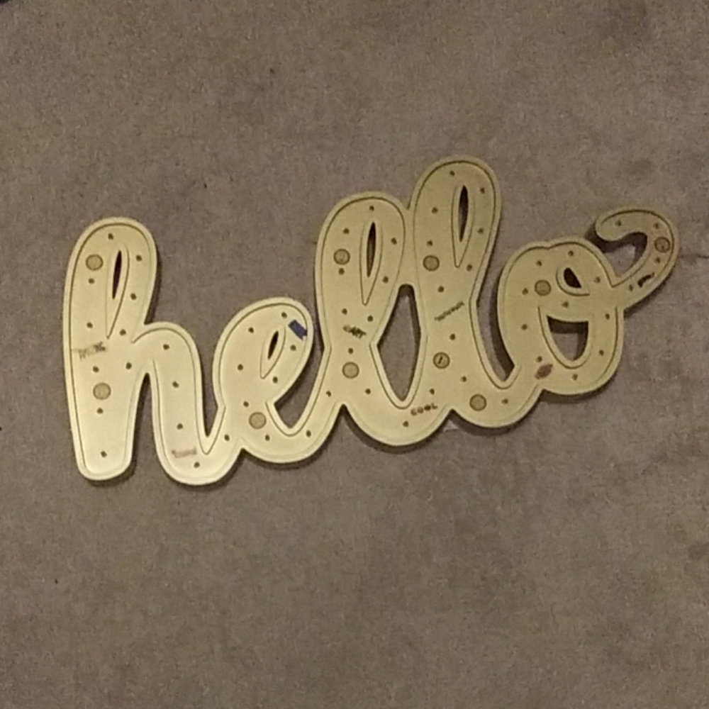A hello sign to hang up